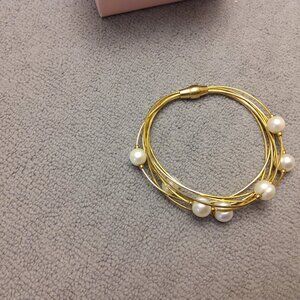 Pearl bracelet